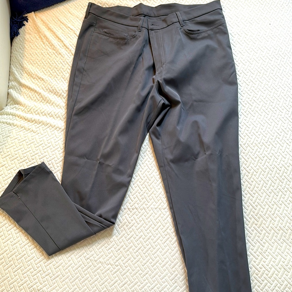 Callaway men’s golf pants 38x30 (never worn)